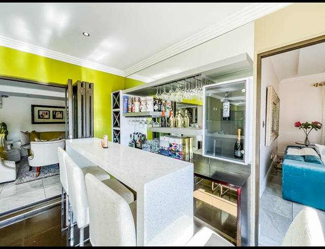 5 BEDROOM HOUSE FOR SALE IN MIDSTREAM ESTATE